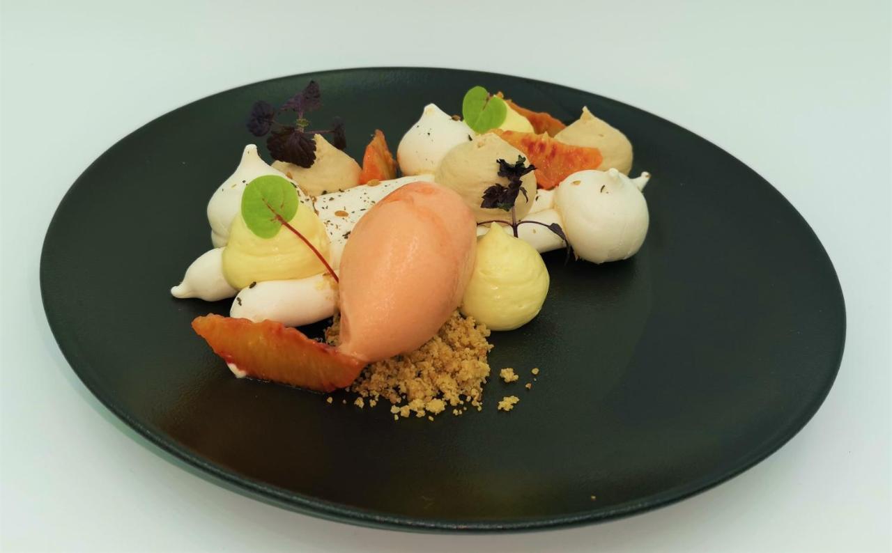 Logis Hotel Le Relais De La Poste Restaurant Le Fil Du Temps Thury-Harcourt-le-Hom Eksteriør bilde