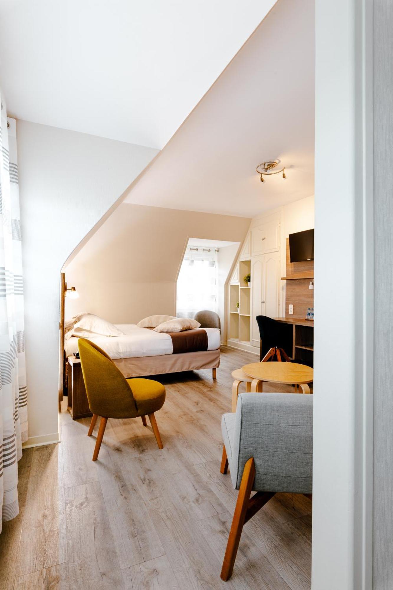 Logis Hotel Le Relais De La Poste Restaurant Le Fil Du Temps Thury-Harcourt-le-Hom Eksteriør bilde