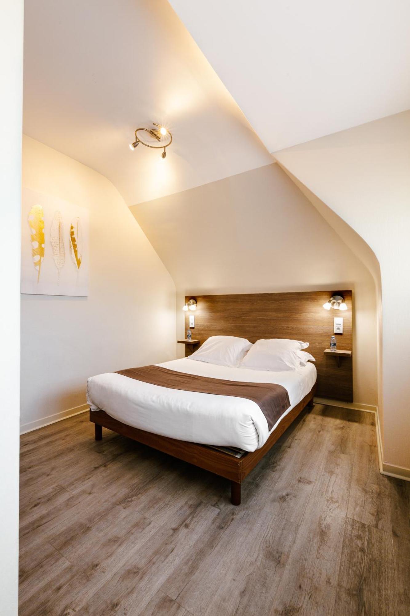 Logis Hotel Le Relais De La Poste Restaurant Le Fil Du Temps Thury-Harcourt-le-Hom Eksteriør bilde