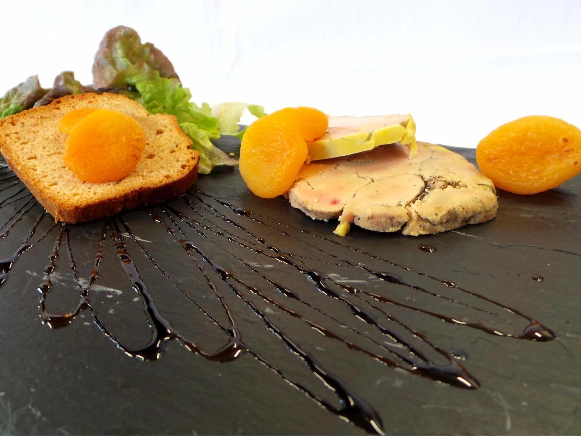 Logis Hotel Le Relais De La Poste Restaurant Le Fil Du Temps Thury-Harcourt-le-Hom Eksteriør bilde