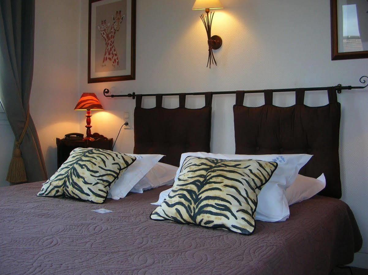 Logis Hotel Le Relais De La Poste Restaurant Le Fil Du Temps Thury-Harcourt-le-Hom Eksteriør bilde