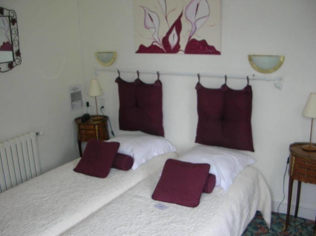Logis Hotel Le Relais De La Poste Restaurant Le Fil Du Temps Thury-Harcourt-le-Hom Eksteriør bilde