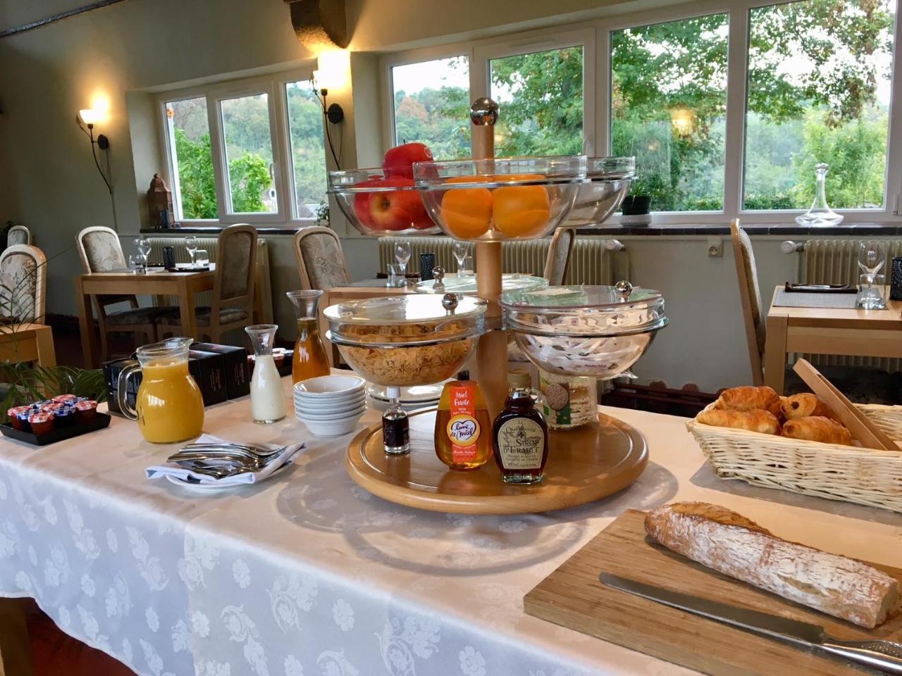Logis Hotel Le Relais De La Poste Restaurant Le Fil Du Temps Thury-Harcourt-le-Hom Eksteriør bilde