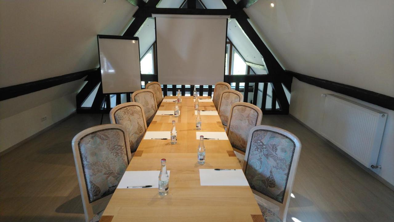 Logis Hotel Le Relais De La Poste Restaurant Le Fil Du Temps Thury-Harcourt-le-Hom Eksteriør bilde